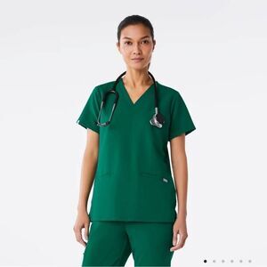 Figs Casma Three Pocket Hunter Green Scrub Top